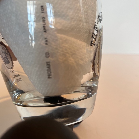 « The Barbell Glass » Physical Fitness for the Drinking Class - Picture 4 of 7